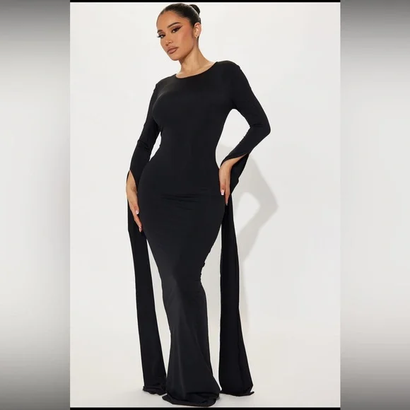NWT Fashion Nova Tish Long Sleeve Maxi Dress NWT Fashion Nova Tish Long Sleeve Maxi Dress